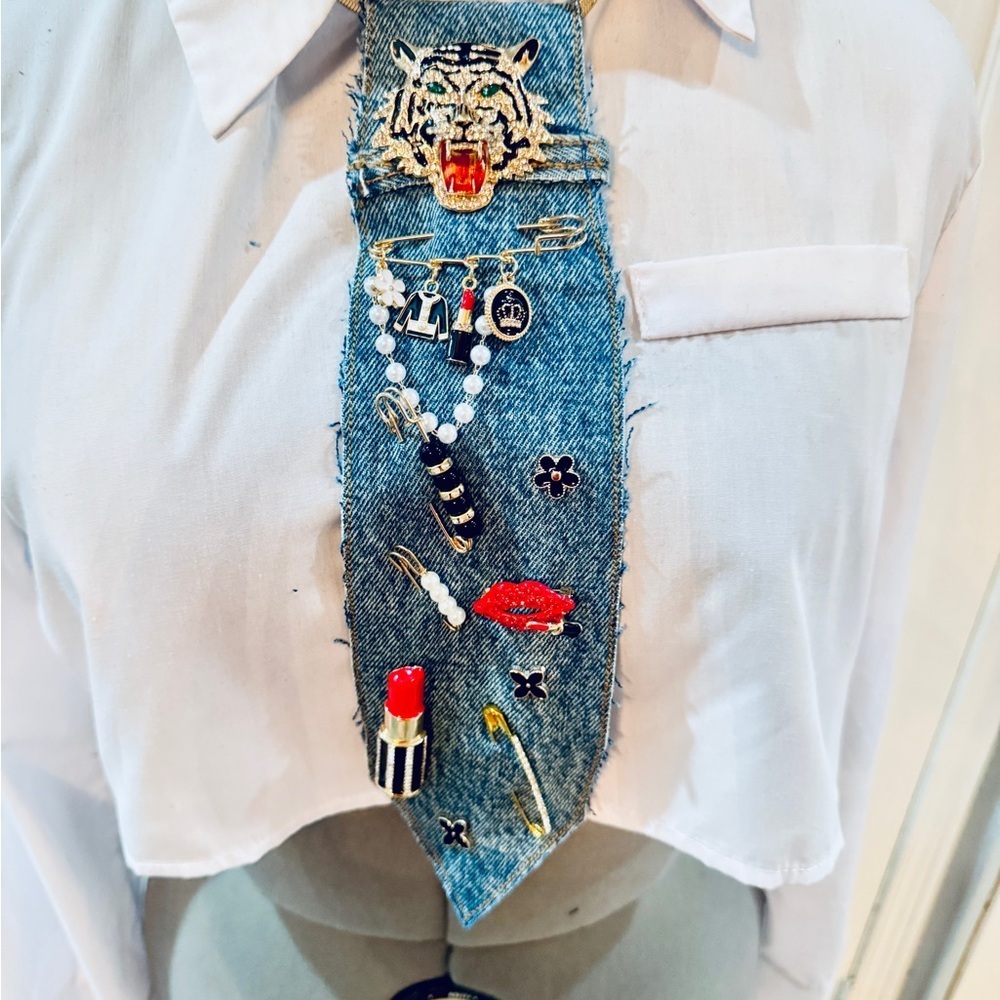 Custom Decorative Denim Tie with Red Lipstick & Pearl Pins - Women Accessories - Picture 4 of 5